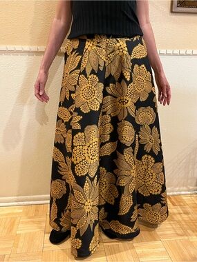 EShakti floral maxi skirt. A-silhouette, 2 pockets. Gold, black. M